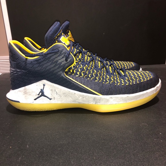 jordan university of michigan air jordan xxxii low basketball shoes